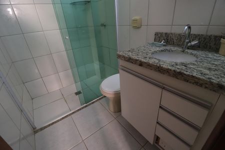 Apartamento para alugar com 70m², 2 quartos e 2 vagasBanheiro do Quarto 2