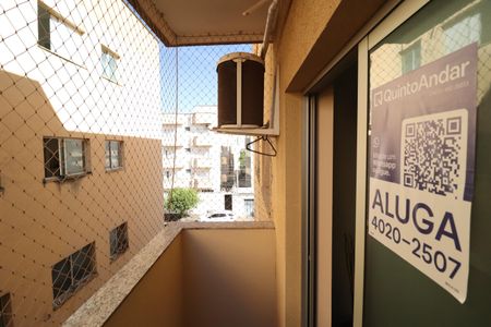 Apartamento para alugar com 70m², 2 quartos e 2 vagasPlaquinha