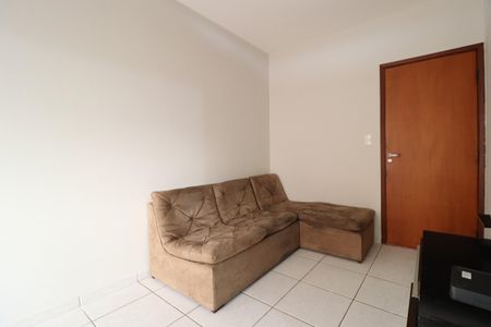 Sala de apartamento para alugar com 2 quartos, 70m² em Santa Mônica, Uberlândia