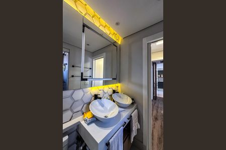 Apartamento à venda com 102m², 3 quartos e 2 vagas Apartamento à venda com 102m², 3 quartos e 2 vagasBanheiro da Suíte