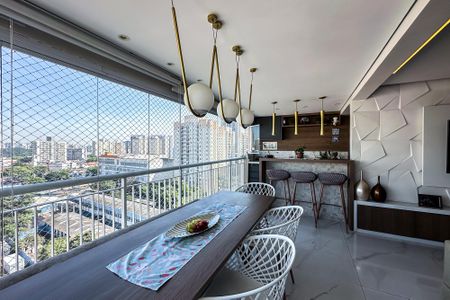 Apartamento à venda com 102m², 3 quartos e 2 vagas Apartamento à venda com 102m², 3 quartos e 2 vagasVaranda da Sala