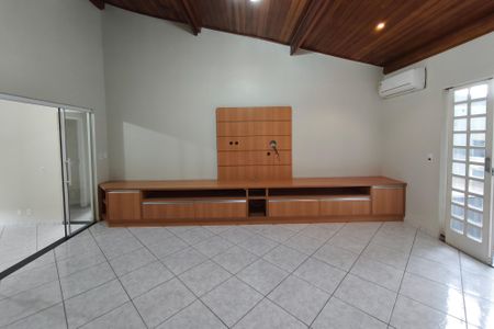 Casa para alugar com 204m², 3 quartos e 4 vagasSala de TV