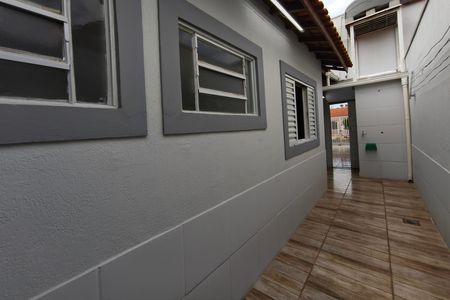 Casa para alugar com 204m², 3 quartos e 4 vagasCorredor - Quintal