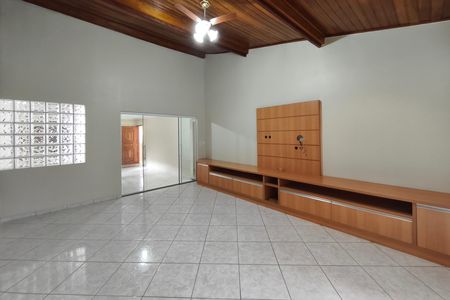 Casa para alugar com 204m², 3 quartos e 4 vagasSala de TV