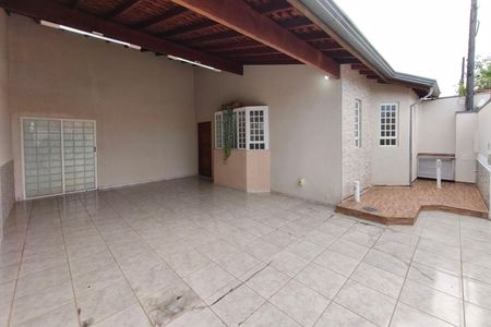 Casa para alugar com 204m², 3 quartos e 4 vagasQuintal - Garagem