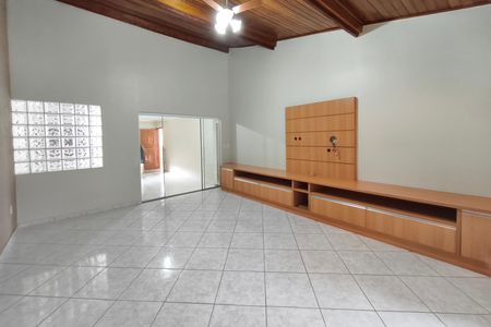 Casa para alugar com 204m², 3 quartos e 4 vagasSala de TV