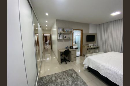 Casa de condomínio para alugar com 370m², 3 quartos e 4 vagasQuarto 3