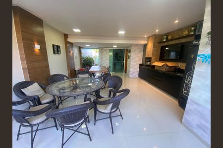 Casa de condomínio para alugar com 370m², 3 quartos e 4 vagasÁrea comum - Churrasqueira