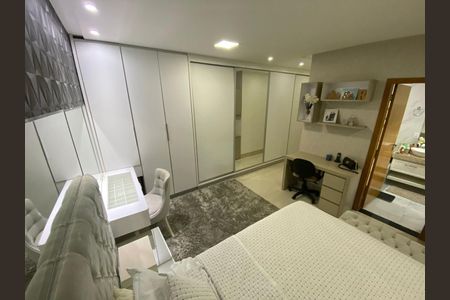Casa de condomínio para alugar com 370m², 3 quartos e 4 vagasQuarto 3