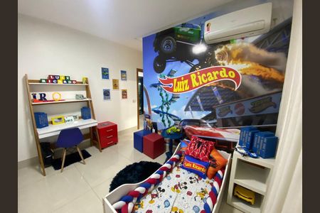 Casa de condomínio para alugar com 370m², 3 quartos e 4 vagasQuarto 2