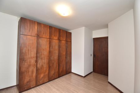 Apartamento para alugar com 72m², 2 quartos e 1 vagaSuíte