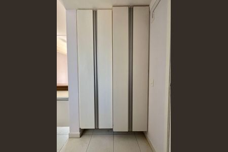 Apartamento à venda com 64m², 2 quartos e 1 vagaÁrea de Serviço
