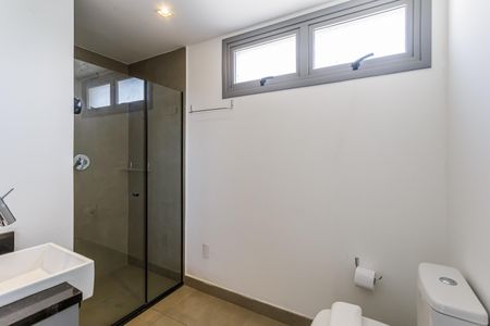 Banheiro de kitnet/studio à venda com 1 quarto, 25m² em Indianópolis, São Paulo
