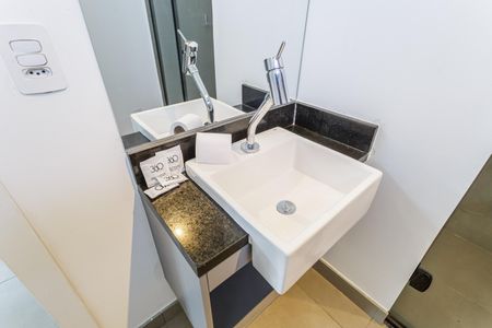 Banheiro de kitnet/studio à venda com 1 quarto, 25m² em Indianópolis, São Paulo