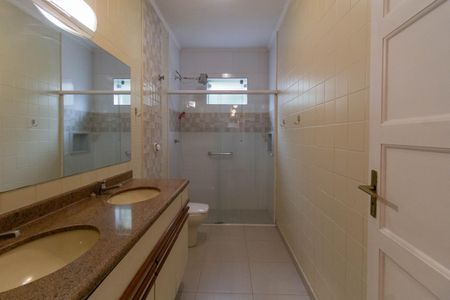 Banheiro de casa para alugar com 3 quartos, 175m² em Pompeia, São Paulo