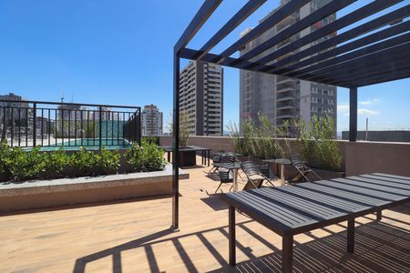 Studio à venda com 26m², 1 quarto e sem vaga Studio à venda com 26m², 1 quarto e sem vagaÁrea comum - Piscina