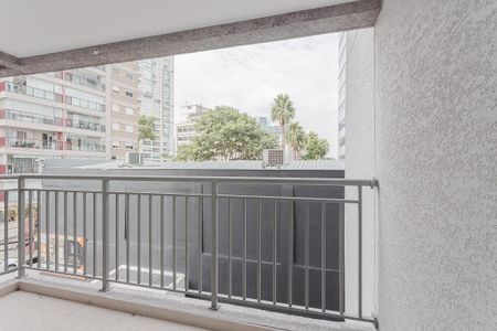 Studio para alugar com 31m², 1 quarto e sem vaga Studio para alugar com 31m², 1 quarto e sem vagaVaranda