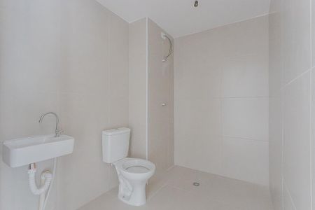 Banheiro de kitnet/studio à venda com 1 quarto, 31m² em Pinheiros, São Paulo