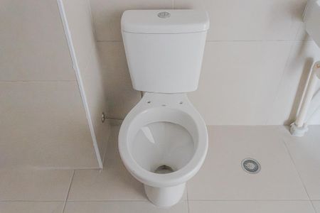 Banheiro de apartamento para alugar com 1 quarto, 31m² em Pinheiros, São Paulo