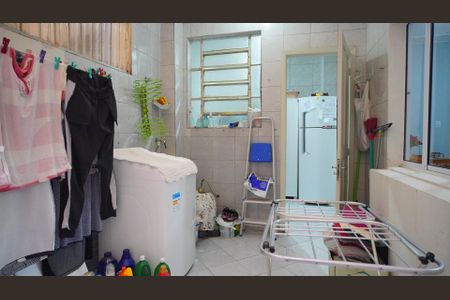 Apartamento à venda com 48m², 2 quartos e sem vagaLavanderia e cozinha