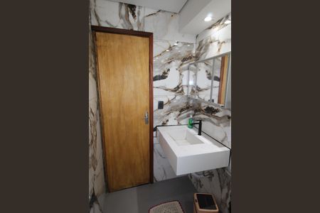 Banheiro de casa para alugar com 1 quarto, 60m² em Vila Iracema, São José dos Campos