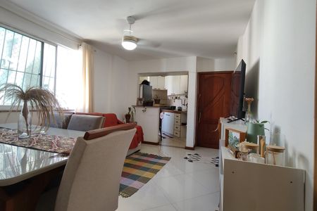 Apartamento à venda com 60m², 2 quartos e 2 vagasSala