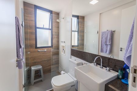 Apartamento à venda com 62m², 2 quartos e 2 vagasBanheiro da Suíte