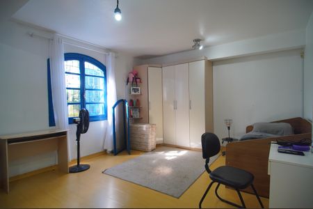 Casa à venda com 305m², 4 quartos e 2 vagasQuarto 2