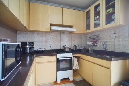 Casa à venda com 305m², 4 quartos e 2 vagasCozinha