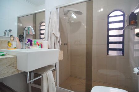 Casa à venda com 305m², 4 quartos e 2 vagasBanheiro 2