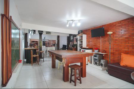 Casa à venda com 305m², 4 quartos e 2 vagasSala de Jogos