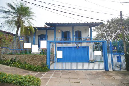 Casa à venda com 305m², 4 quartos e 2 vagasFachada