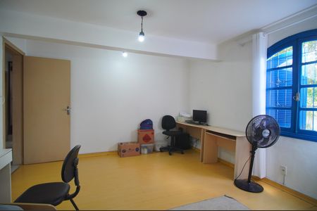 Casa à venda com 305m², 4 quartos e 2 vagasQuarto 2