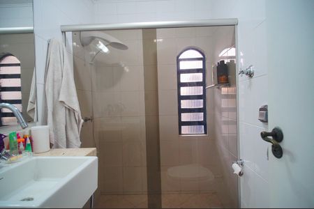 Casa à venda com 305m², 4 quartos e 2 vagasBanheiro 2