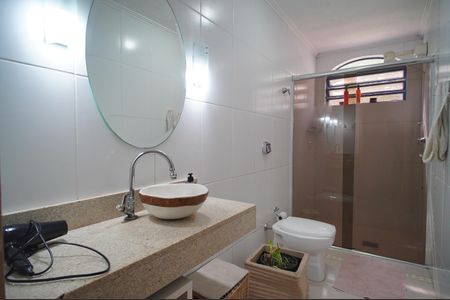 Casa à venda com 305m², 4 quartos e 2 vagasBanheiro 1