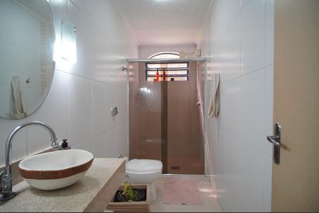 Casa à venda com 305m², 4 quartos e 2 vagasBanheiro 1