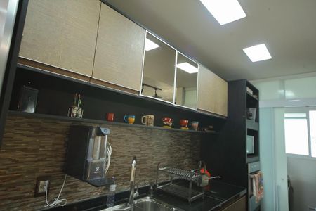 Apartamento à venda com 81m², 2 quartos e 2 vagasCozinha 
