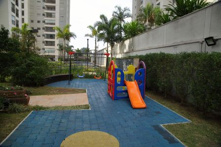 Apartamento à venda com 81m², 2 quartos e 2 vagasÁrea comum - Playground