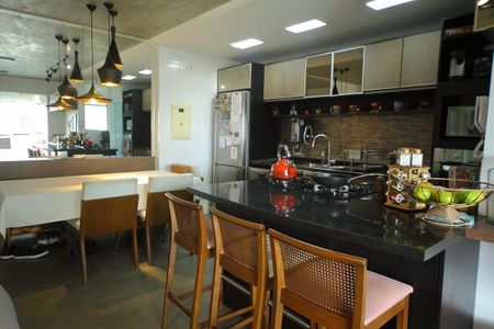 Apartamento à venda com 81m², 2 quartos e 2 vagasCozinha 