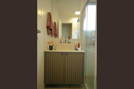 Apartamento à venda com 81m², 2 quartos e 2 vagasBanheiro da Suíte