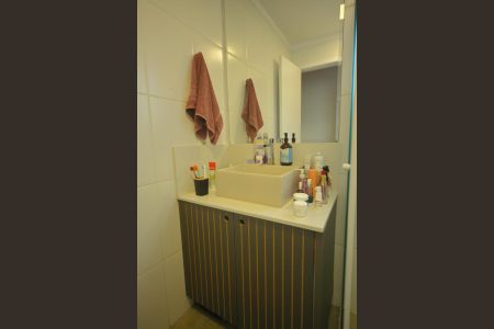 Apartamento à venda com 81m², 2 quartos e 2 vagasBanheiro da Suíte