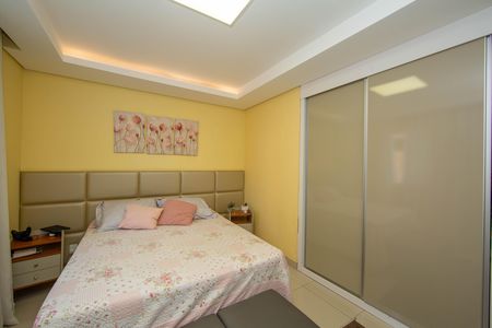 Casa à venda com 360m², 3 quartos e 5 vagasQUARTO3