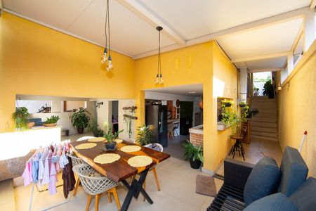 Casa à venda com 360m², 3 quartos e 5 vagasAREA EXTERNA