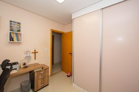 Casa à venda com 360m², 3 quartos e 5 vagasQUARTO2