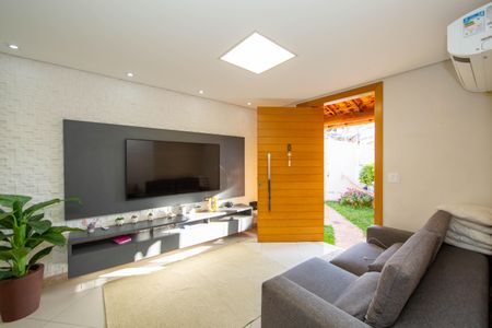 Casa à venda com 360m², 3 quartos e 5 vagasSALA