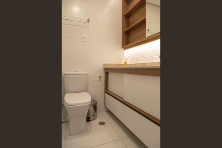 Banheiro de kitnet/studio para alugar com 1 quarto, 30m² em Jardim das Acacias, São Paulo