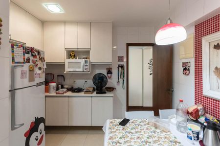 Apartamento à venda com 177m², 4 quartos e 2 vagasCozinha
