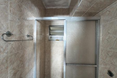 Banheiro  de kitnet/studio para alugar com 0 quarto, 48m² em Boqueirão, Praia Grande