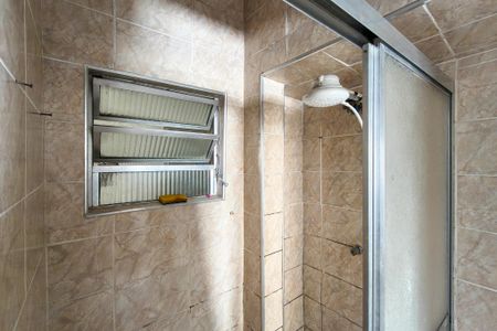 Banheiro  de kitnet/studio para alugar com 0 quarto, 48m² em Boqueirão, Praia Grande