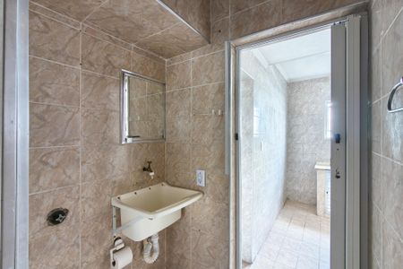 Banheiro  de kitnet/studio para alugar com 0 quarto, 48m² em Boqueirão, Praia Grande